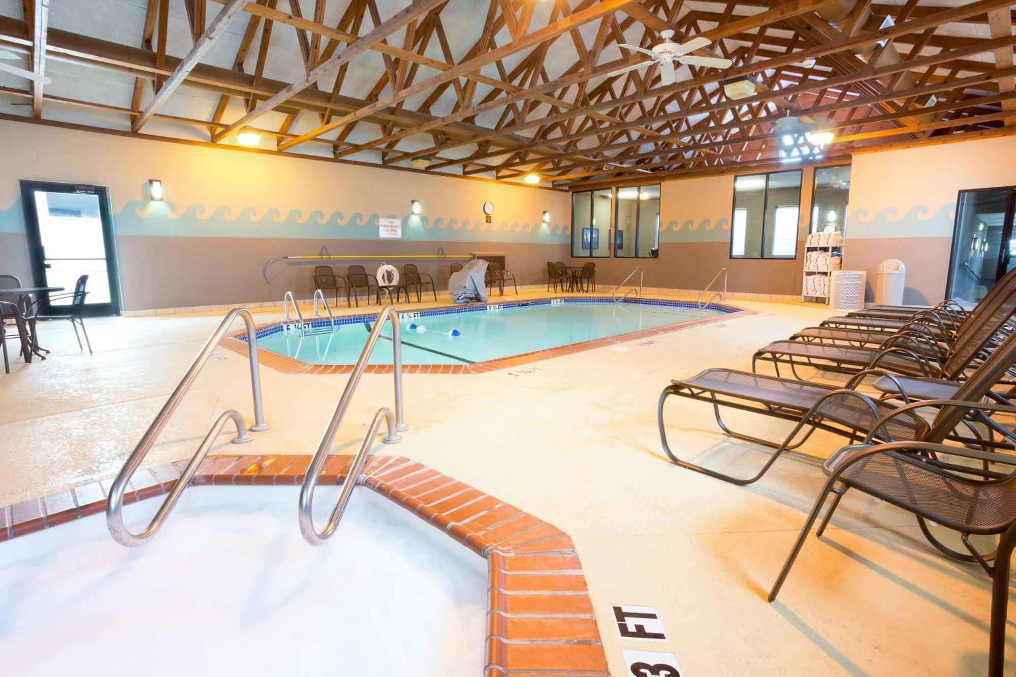 Drury Inn & Suites Jackson Mo Bagian luar foto