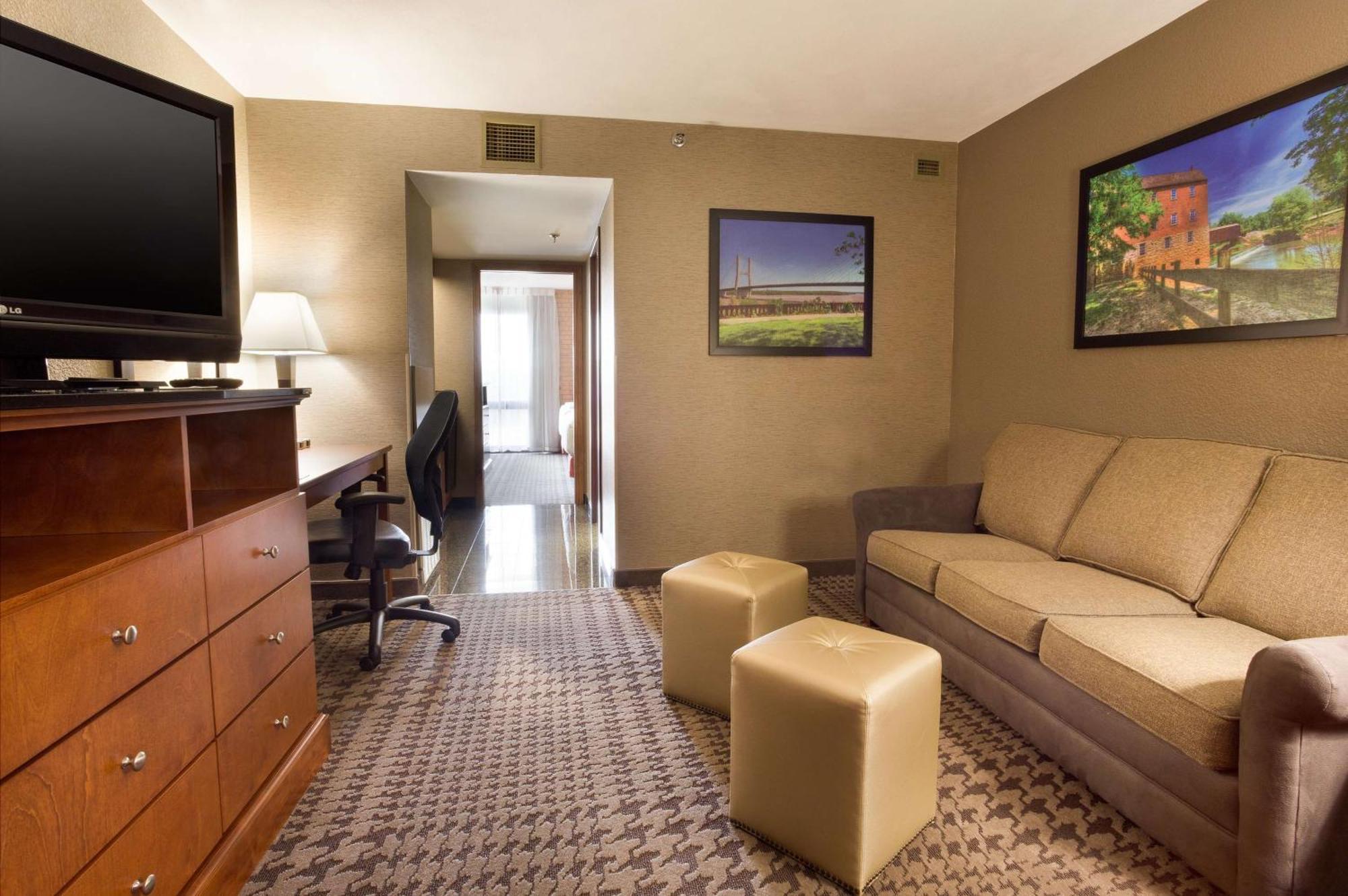 Drury Inn & Suites Jackson Mo Bagian luar foto