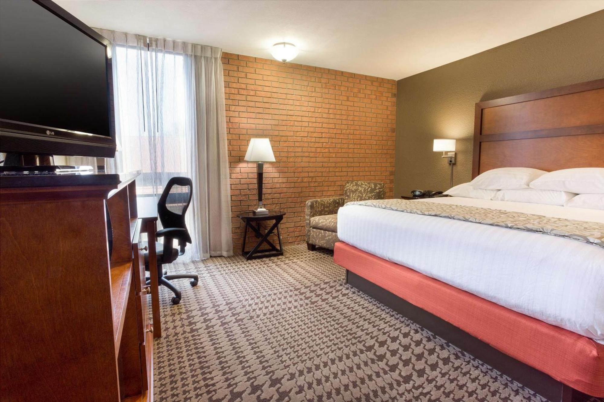 Drury Inn & Suites Jackson Mo Bagian luar foto