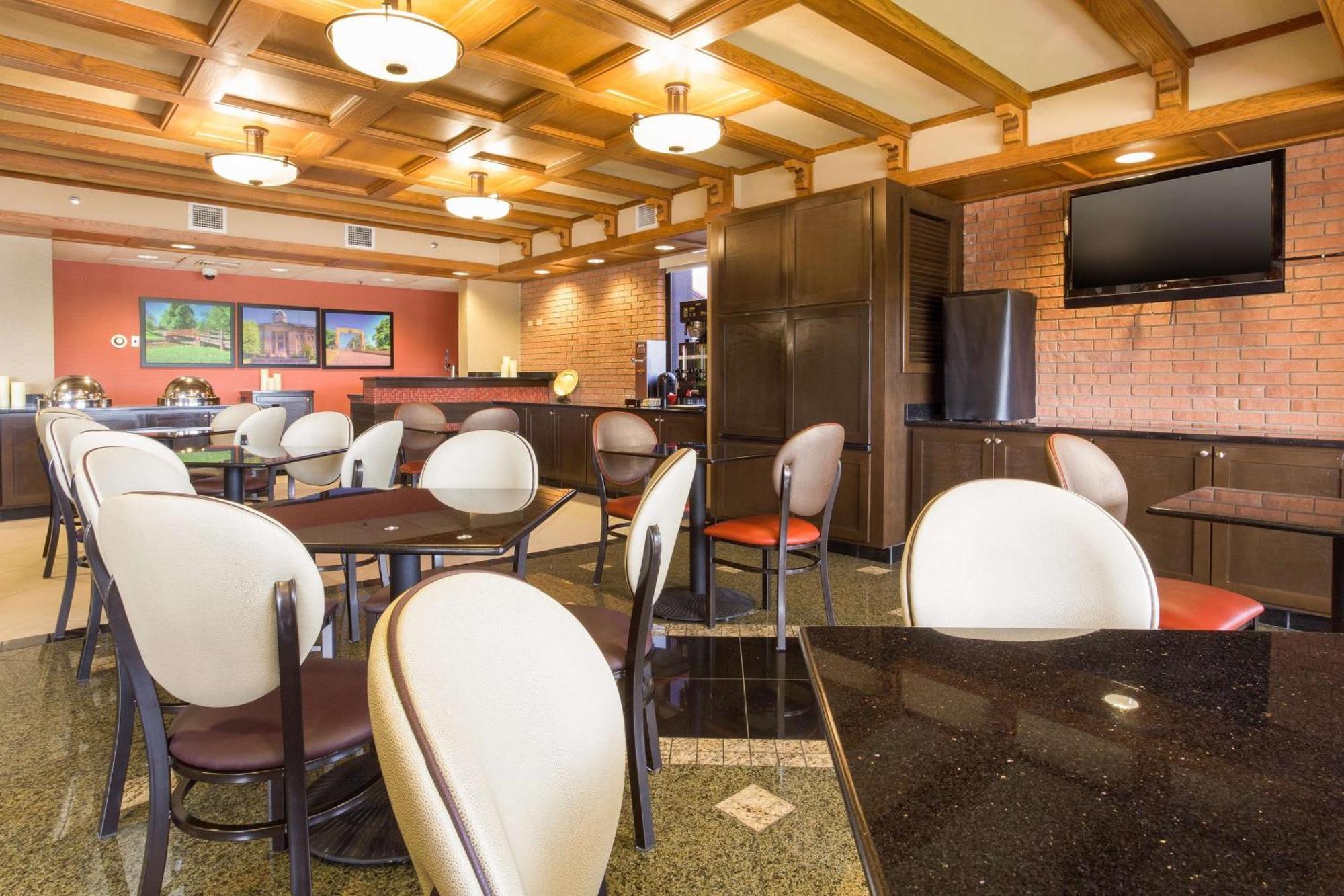 Drury Inn & Suites Jackson Mo Bagian luar foto